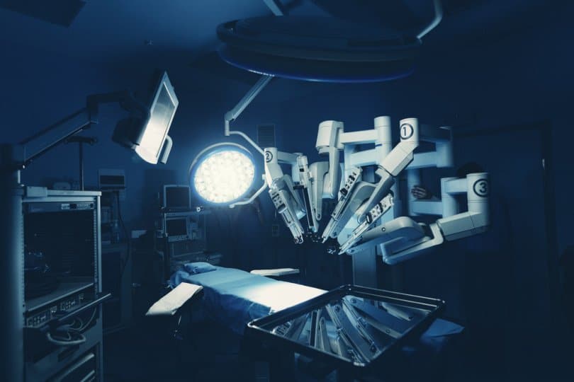 artificial-intelligence-applications-healthcare-robot-surgery